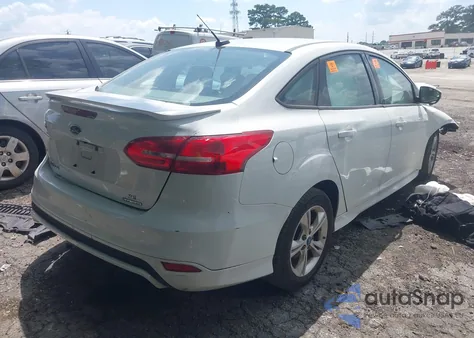 2015 Ford Focus Se z USA, uszkodzony, nr VIN 1FADP3F20FL260905